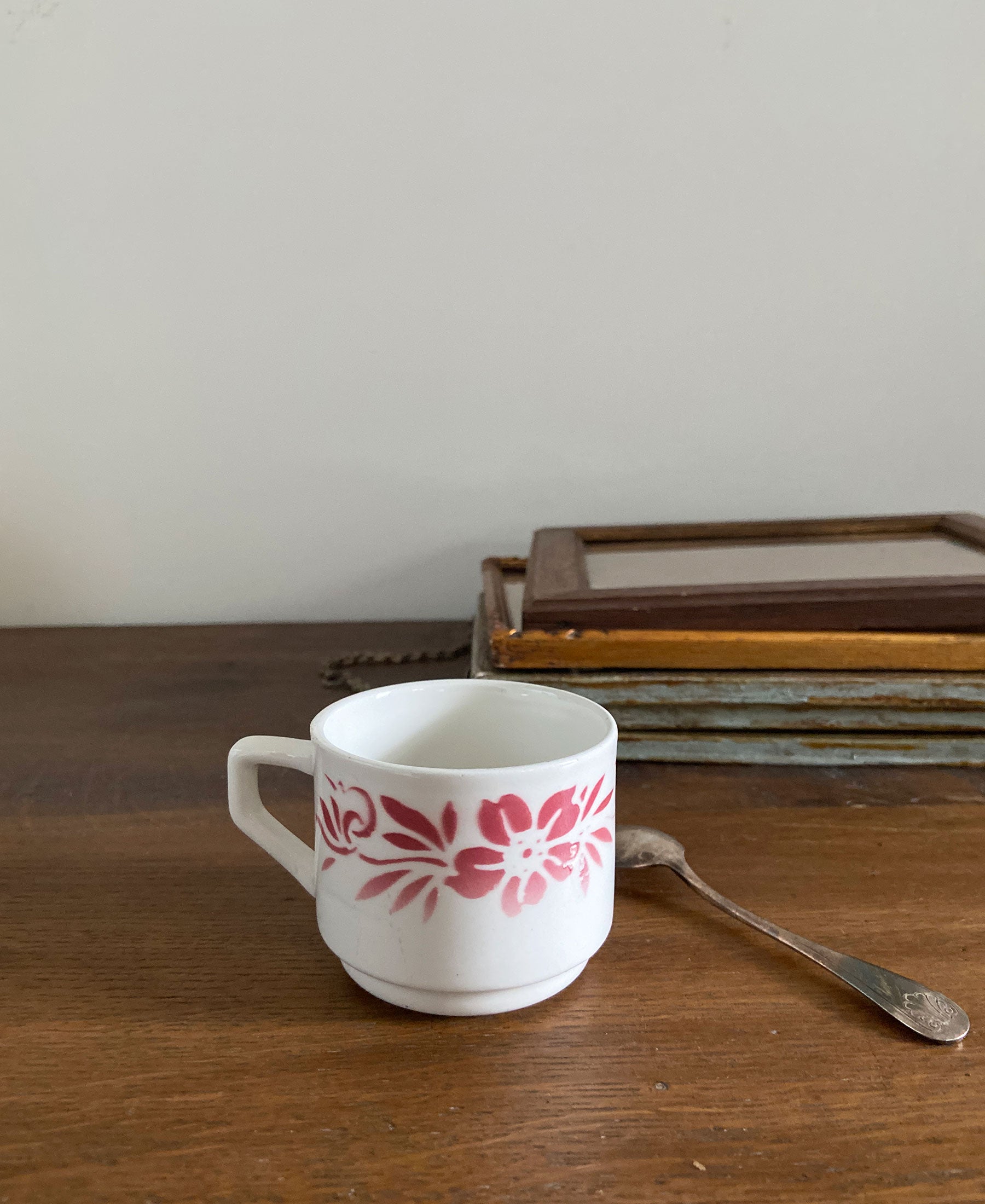 Lot De 4 Petites Tasses Vintage En Céramique - Motif Fleuri, Parfaites Pour Une Pause Café Rétro