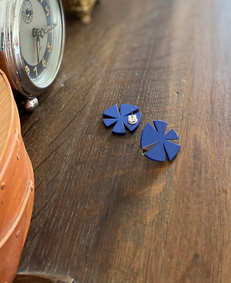 LAKLAK / Earrings Daisy (Klein Blue)
