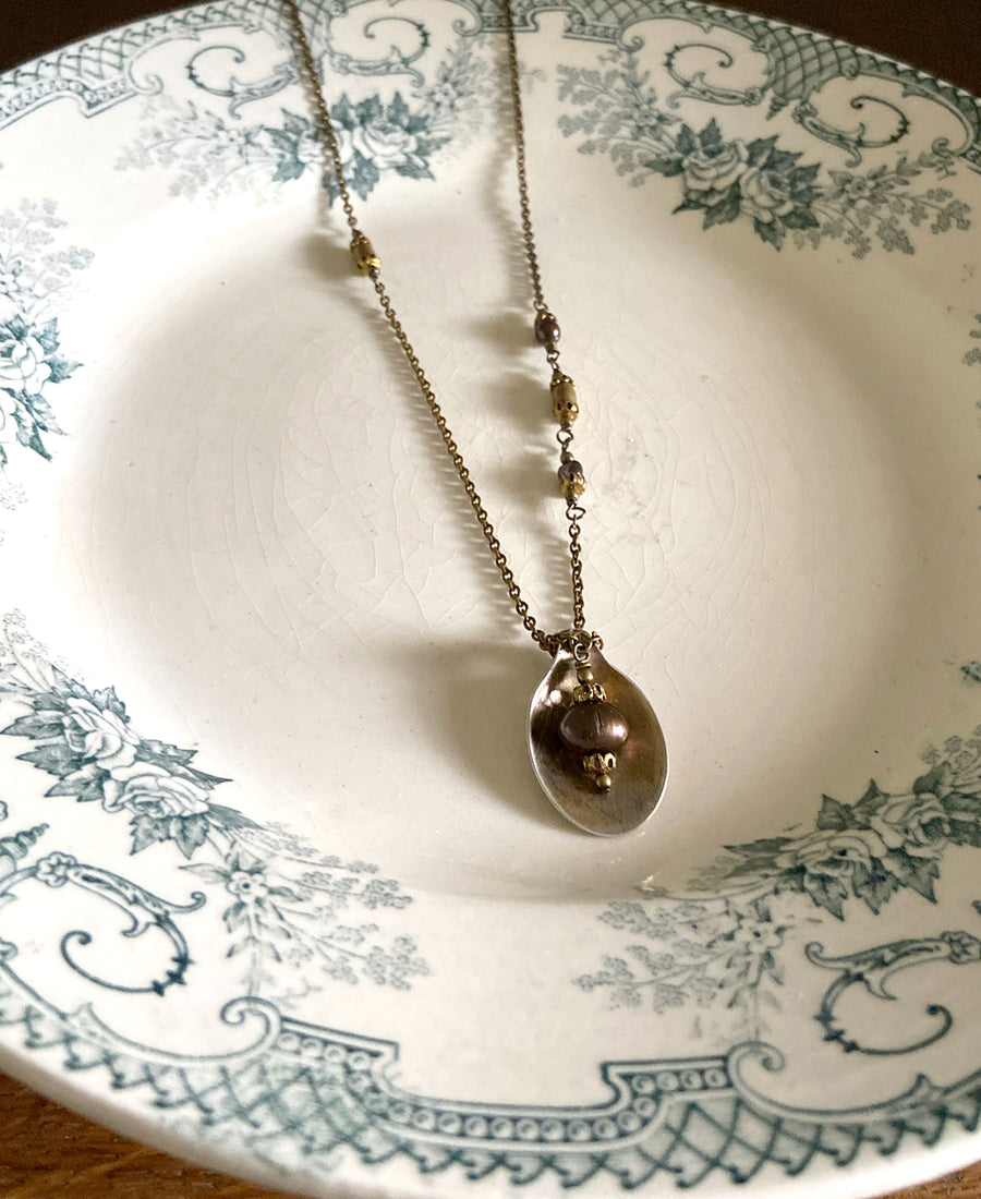 TABITO Jewelry / Vintage spoon necklace, brown pearl (sp02AW20)