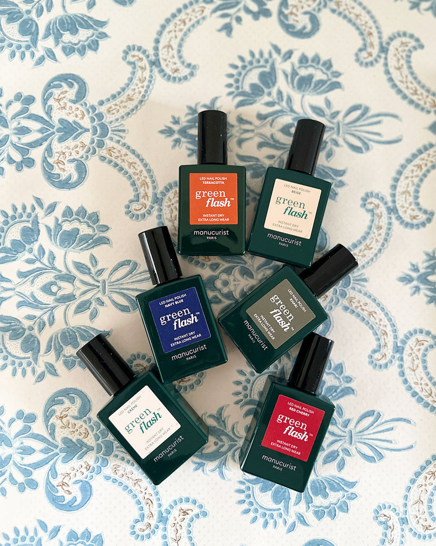 manucurist / green flash™ 02 (LED nail polish / red cherry)