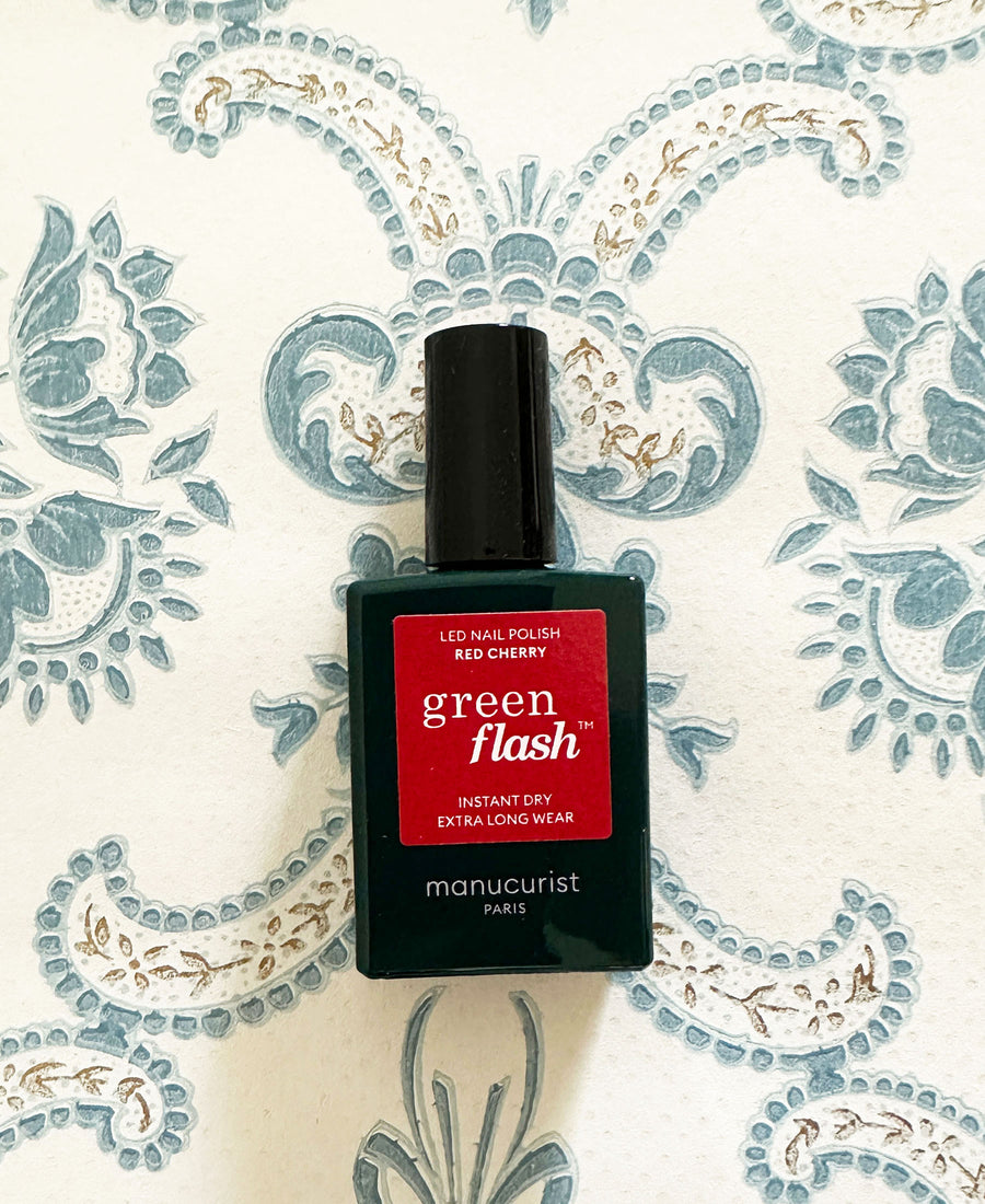 manucurist / green flash™ 02 (LED nail polish / red cherry)