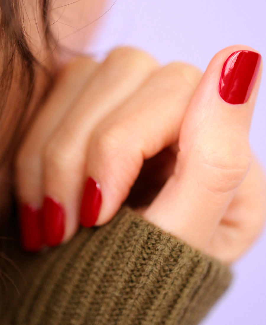 manucurist / green flash™ 02 (LED nail polish / red cherry)