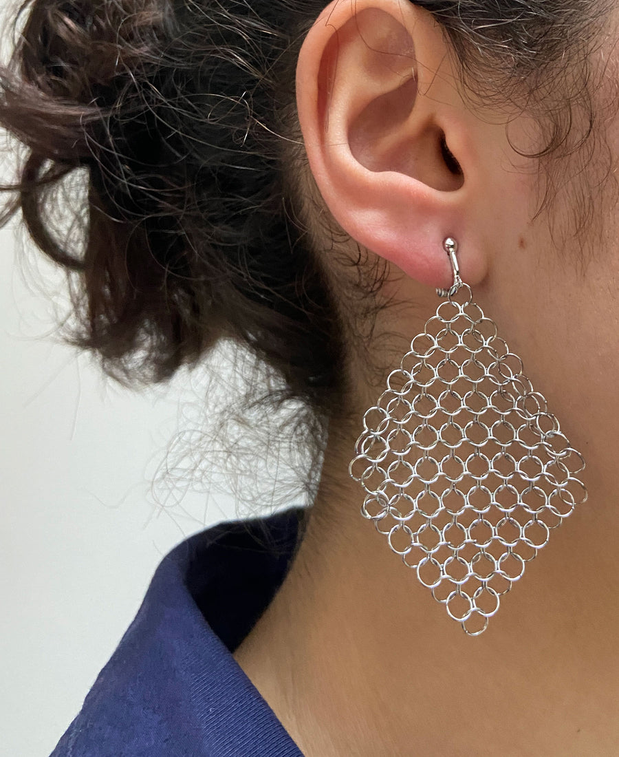 Pascale Lion / Zoé earrings (AR / Silverish)