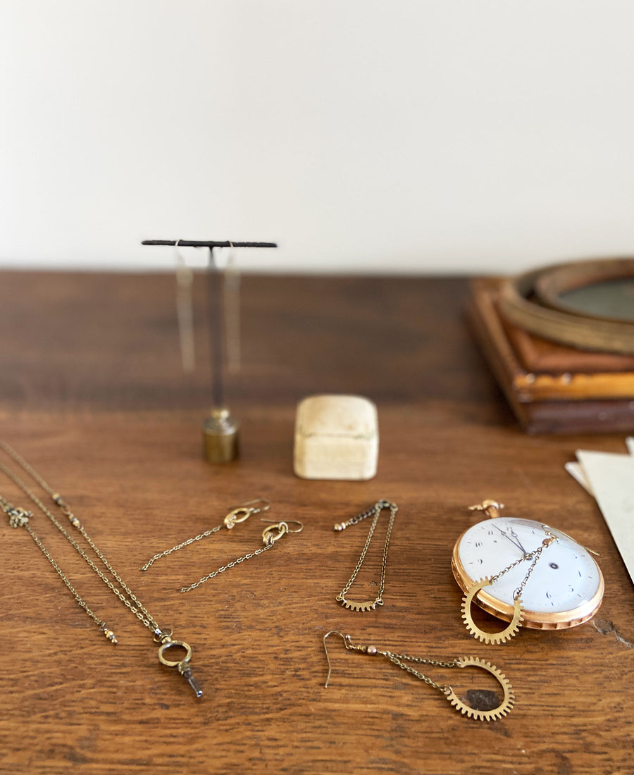 TABITO Jewelry / Alarm clock brass earring (Br.AE4.24)