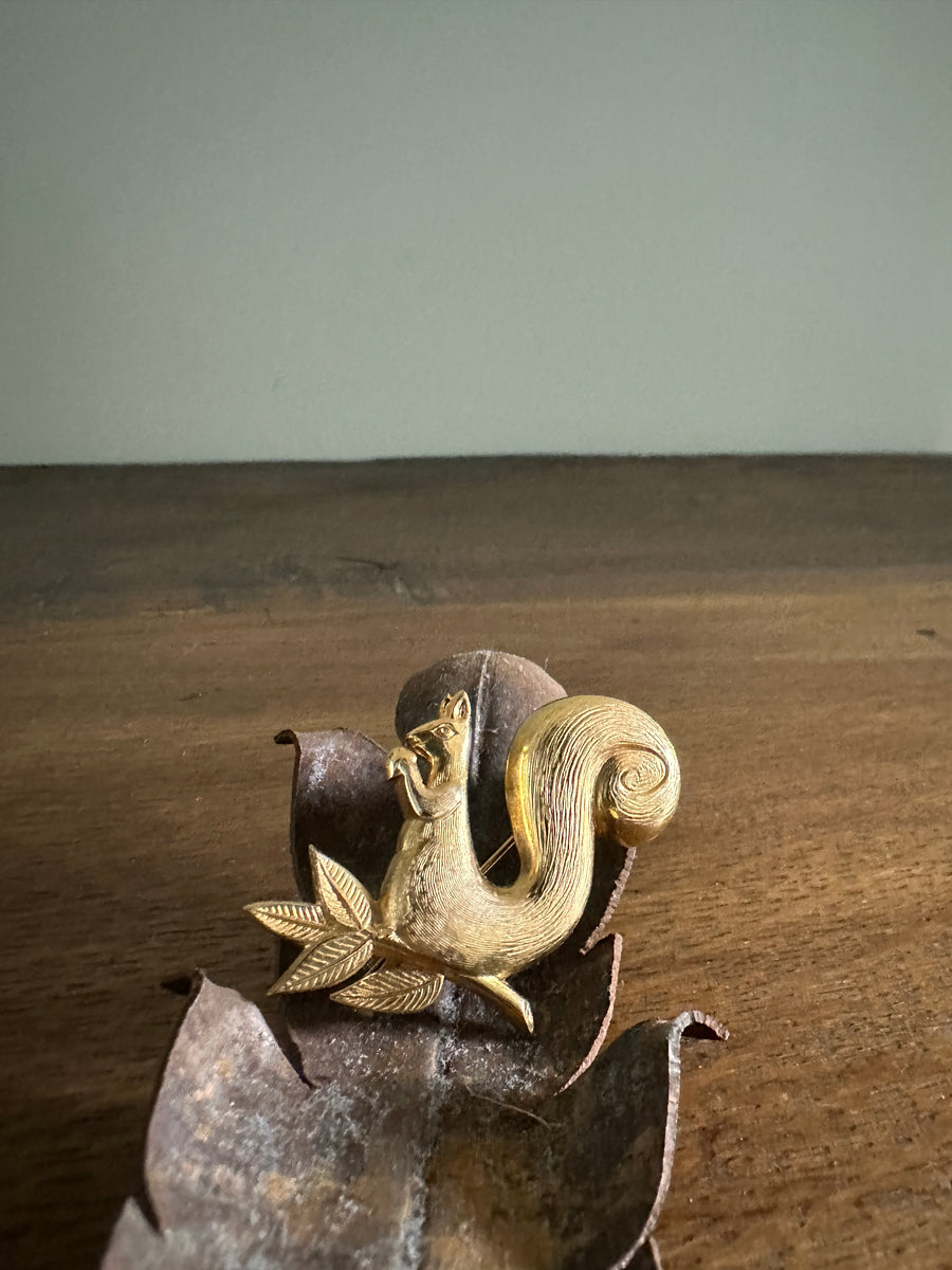 Vintage pin brooch (Ecureuil)