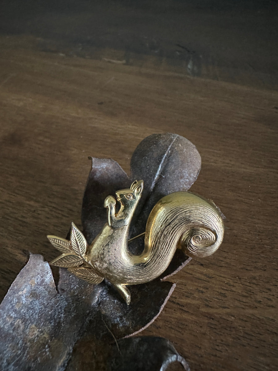 Vintage pin brooch (Ecureuil)