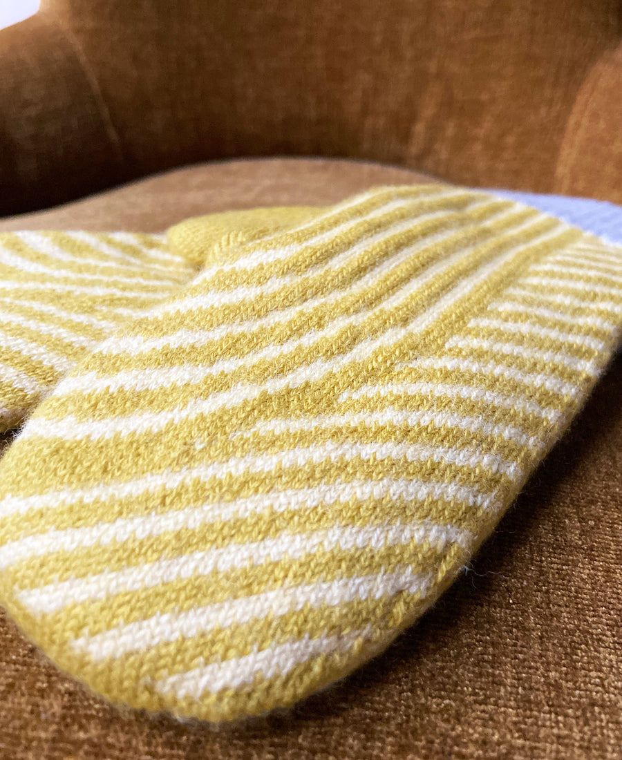 wolvis / mittens Bauhaus sulphur (yellow)