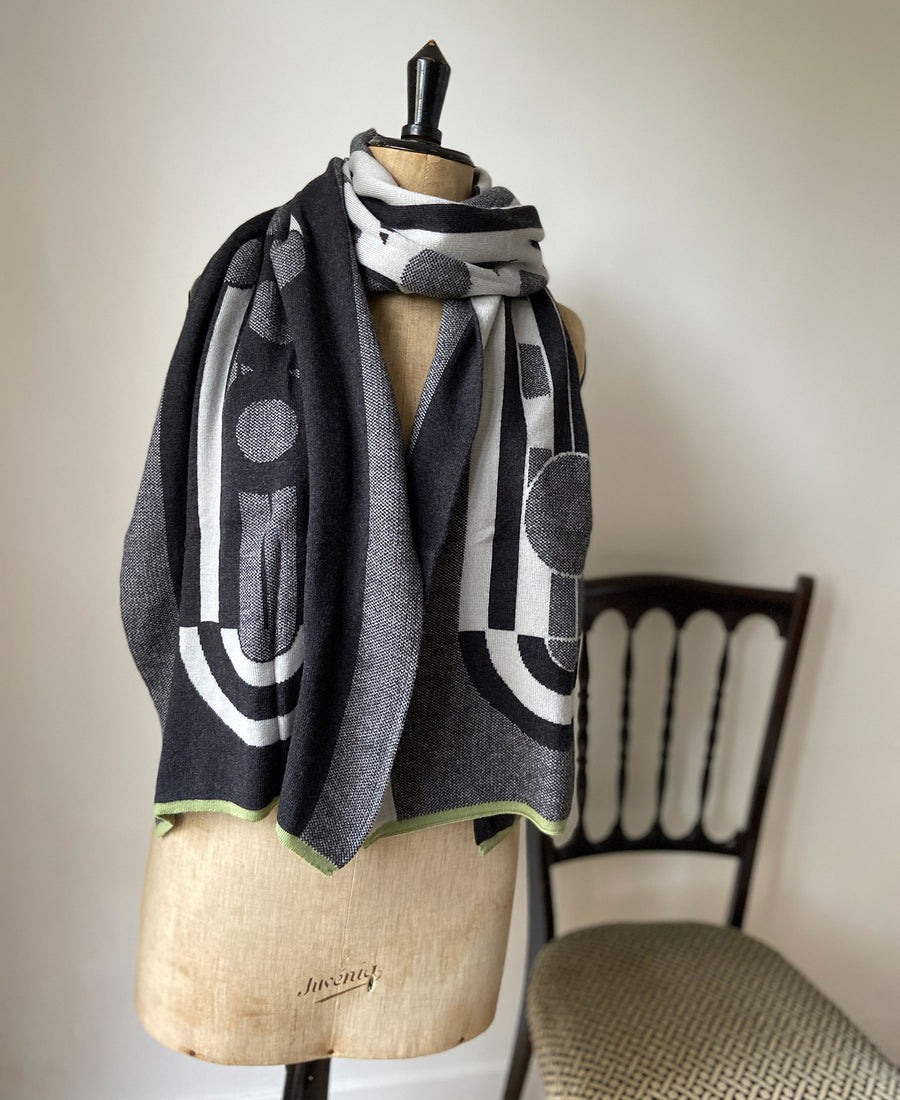 wolvis / scarf GUNTA charcoal (charcoal gray / maxi)