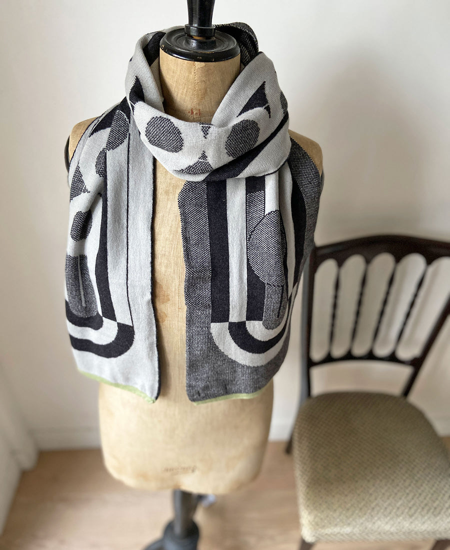 wolvis / scarf GUNTA charcoal (charcoal gray / midi)