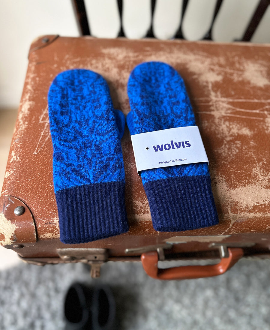 wolvis / mittens Drift ink (blue)