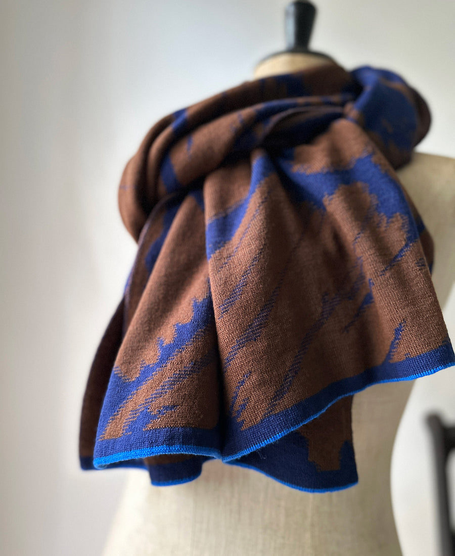 wolvis / scarf FURCULA cacao (brown / maxi)