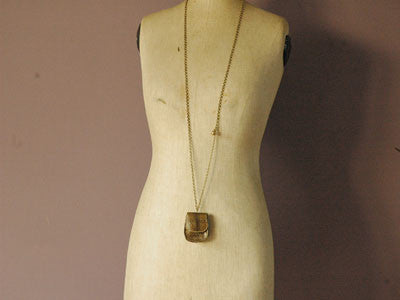 Polder / SURI purse necklace (olive mustard)
