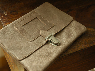 April Showers / Flower pouch (bronze)