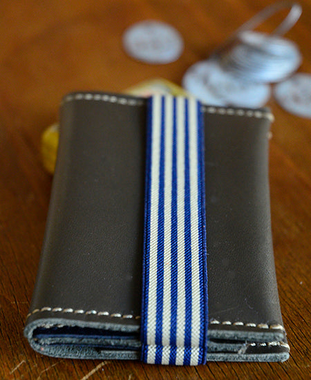 Bandit Manchot / leather multi card holder (dark brown)