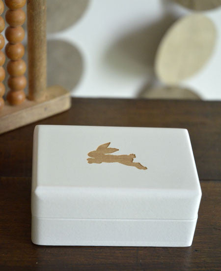 【送料無料】LITOLFF / baby tooth container (one hare / white)