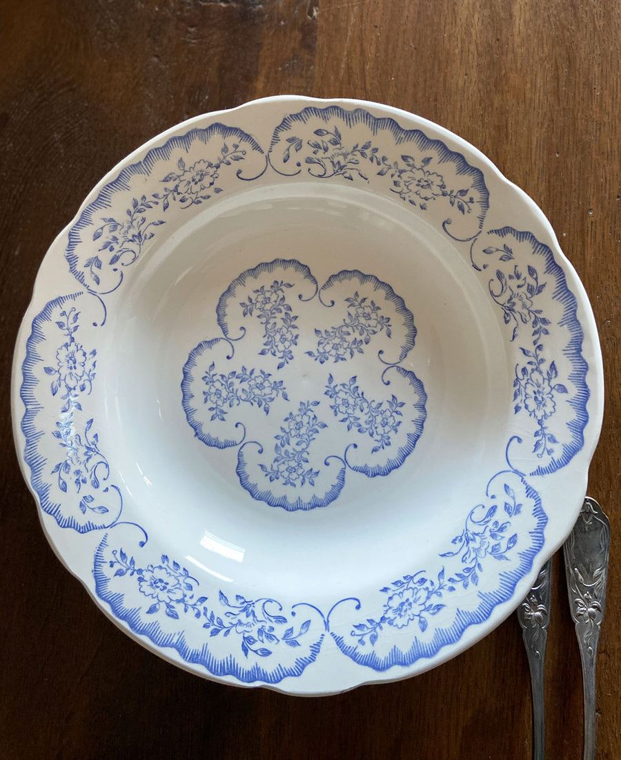 Antique/Vintage / Assiettes creuses (blue fleurs)