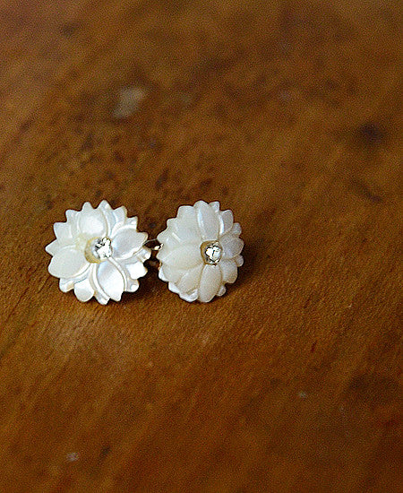 Culotte / vintage earring (flower)