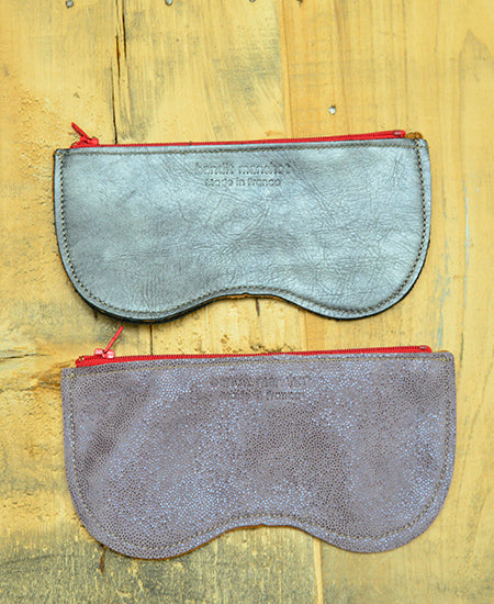 Bandit Manchot / leather glasses case (lame violet)